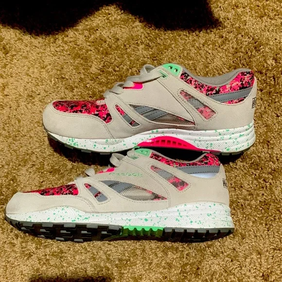 Adorable and Comfortable Reebok running shoes. - Picture 3 of 9